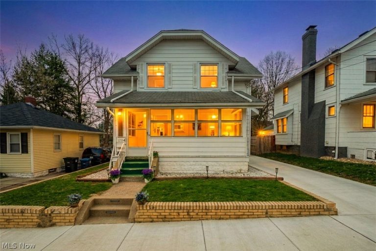 1106 Collinwood Avenue, Akron, OH - Photo 2