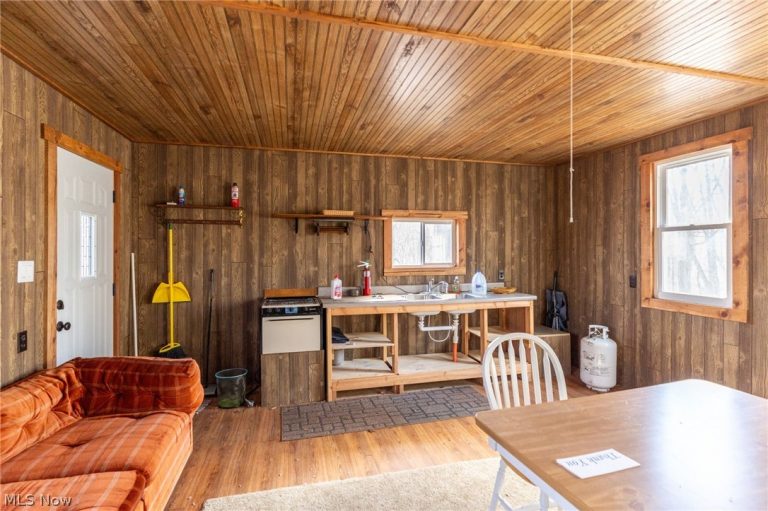 22681 Lexington Road, Alliance, OH - Photo 8