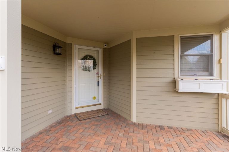600 The Greens, Howland, OH - Photo 2
