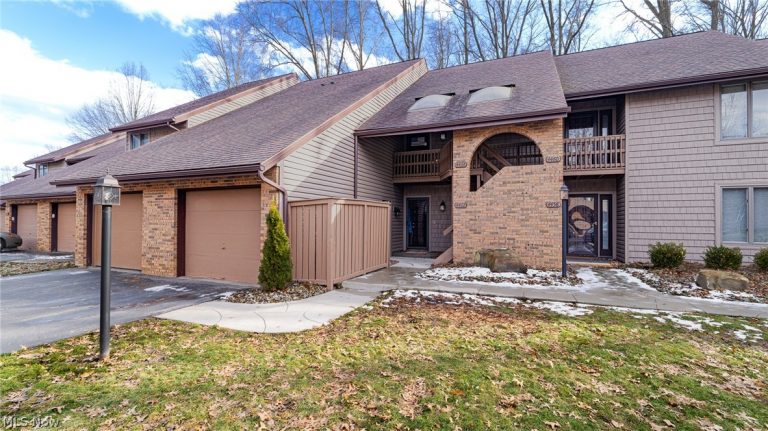 4464 Willowcreek Drive, Howland, OH, 44484