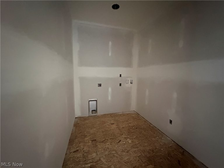 111 Crimson Circle, Dover, OH - Photo 5