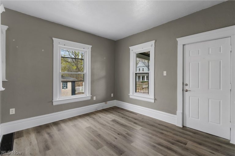 32 Penfield Avenue, Akron, OH - Photo 5