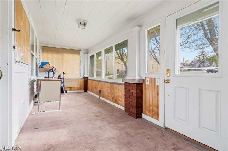 1616 Greenlawn Avenue, Akron, OH - Photo 4