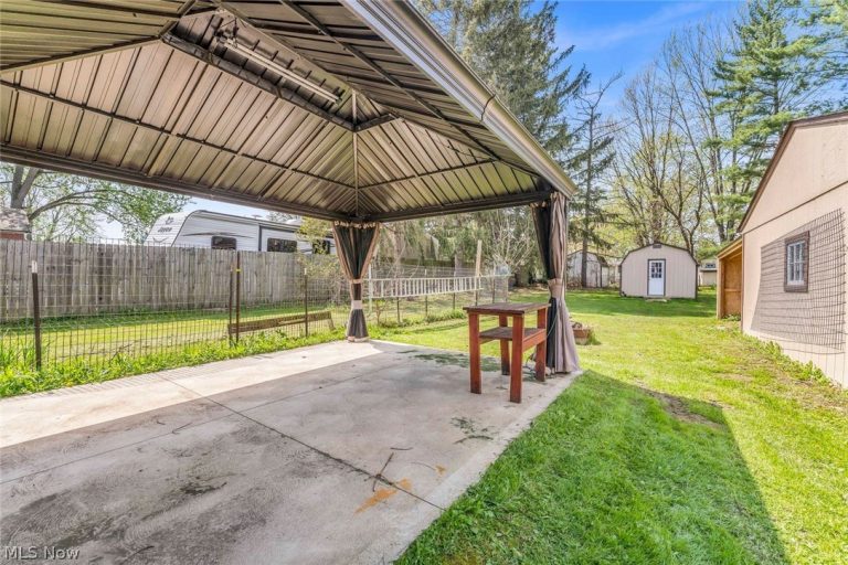 124 Bennett Street, Wellington, OH - Photo 8