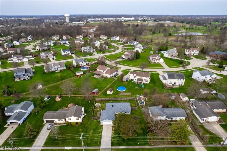 4710 Jaycox Road, Avon, OH - Photo 3