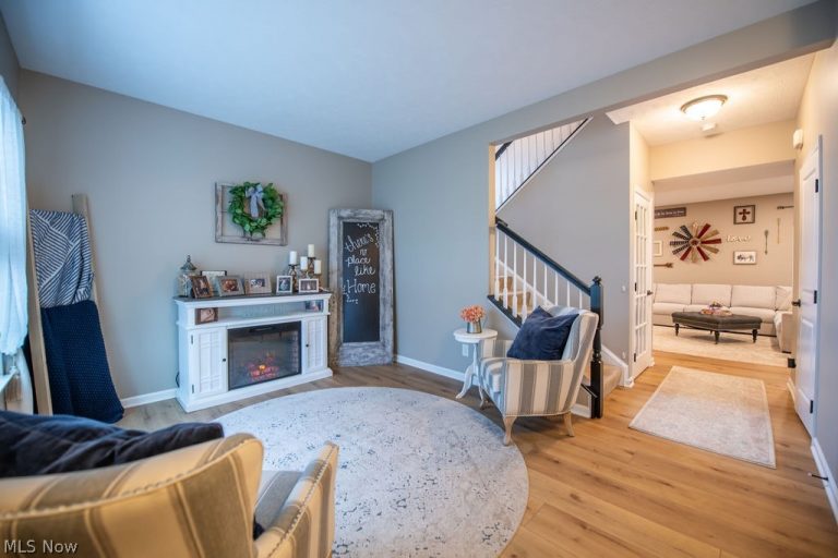 7674 Knollridge Avenue, Canton, OH - Photo 3