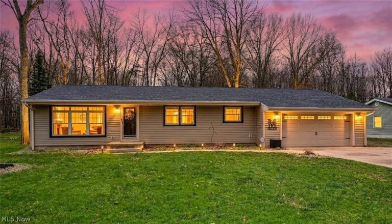 4624 Everhart Drive, Green, OH, 44720