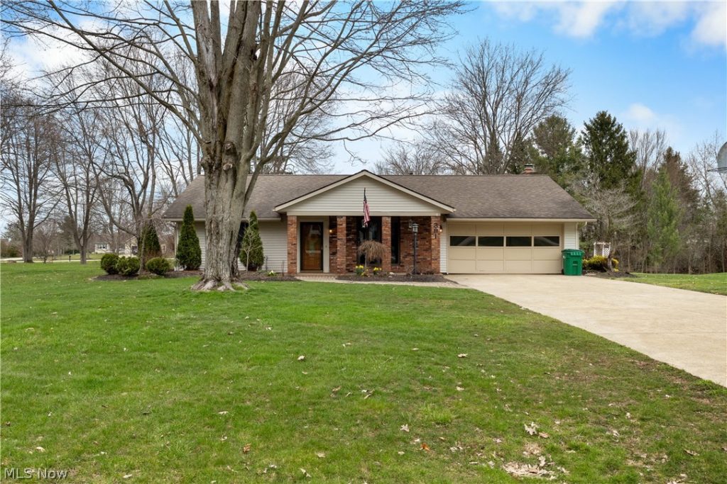 391 Kathleen Drive, Jefferson, OH