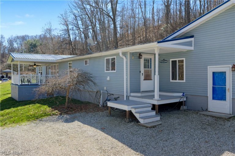 1201 Congress Road, Belpre, OH - Photo 8