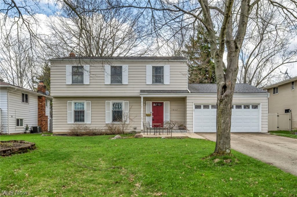 5862 Gareau Drive, North Olmsted, OH