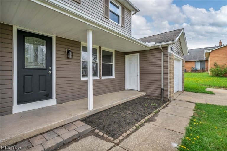 2427 Haverhill Road, Twinsburg, OH - Photo 3