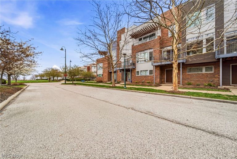 1245 75th Street #D-1245, Cleveland, OH - Photo 4