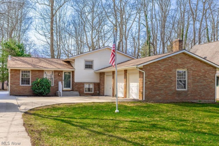 1224 Grassmere Street, North Canton, OH, 44709