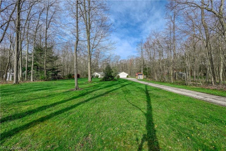 8873 Cooley Road, Ravenna, OH - Photo 2