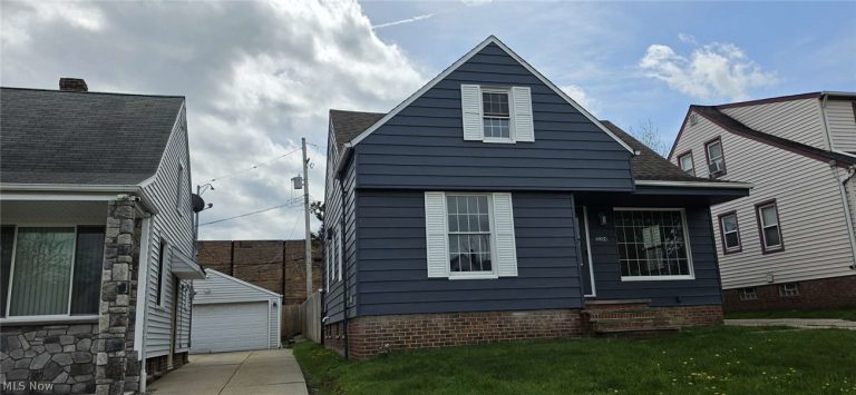 12304 Tonsing Drive, Garfield Heights, OH - Photo 2
