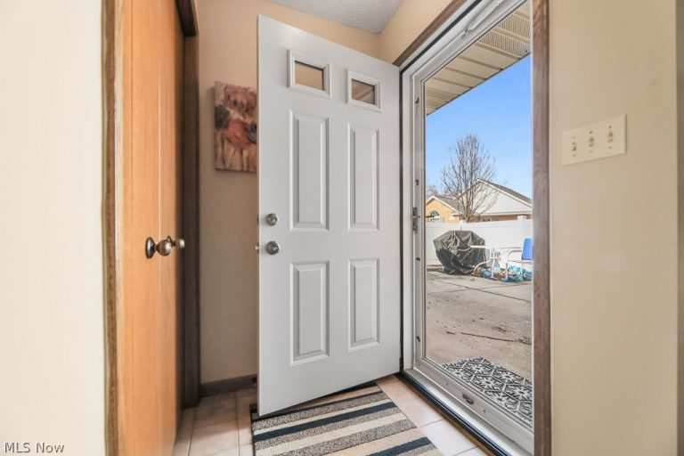 12714 Potomac Place, Uniontown, OH - Photo 3