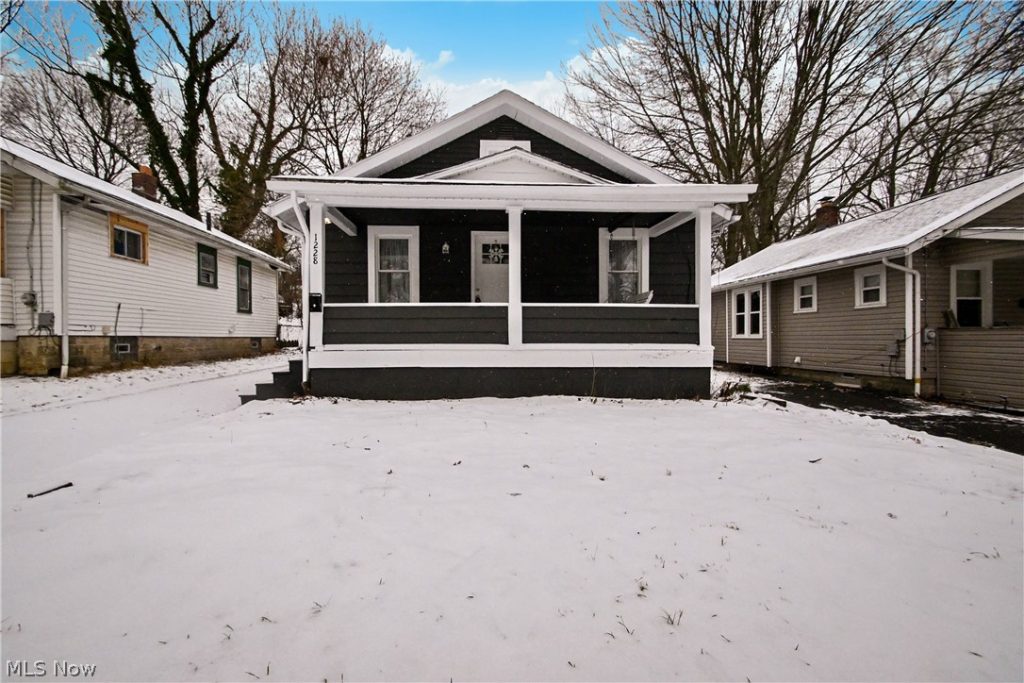 1228 Arnold Avenue, Akron, OH