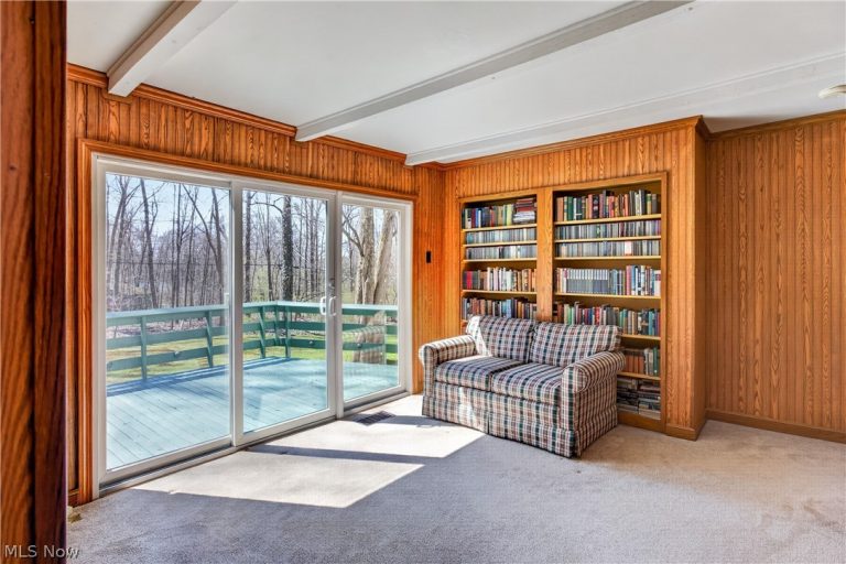 8253 Summit Drive, Chagrin Falls, OH - Photo 6