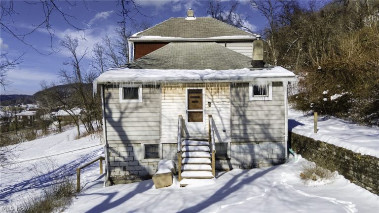 324 Loeb Street, Weirton, WV - Photo 8