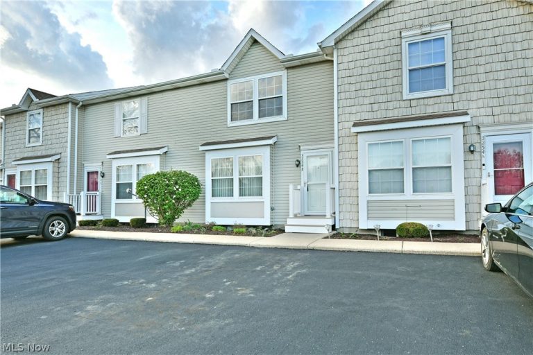 3254 Deer Trail #B, Cortland, OH - Photo 3