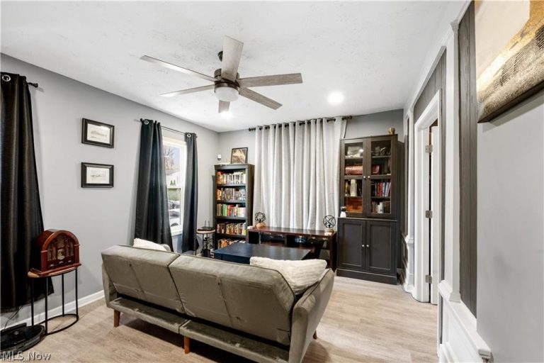 994 Moeller Avenue, Akron, OH - Photo 6