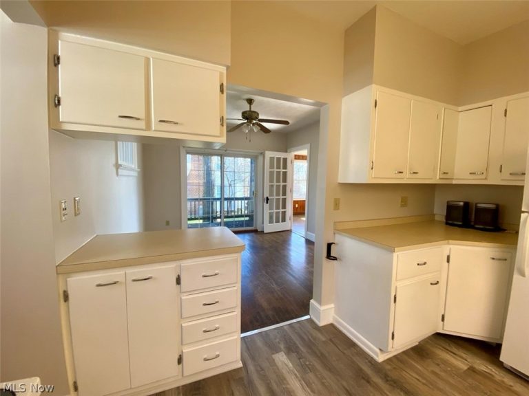 623 Doris Avenue, Akron, OH - Photo 6