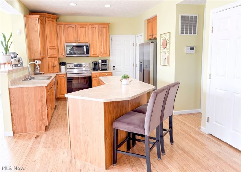 5236 Giacomo Court, Canton, OH - Photo 5