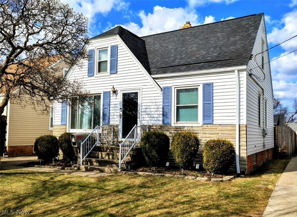 6308 Delora Avenue, Brooklyn, OH