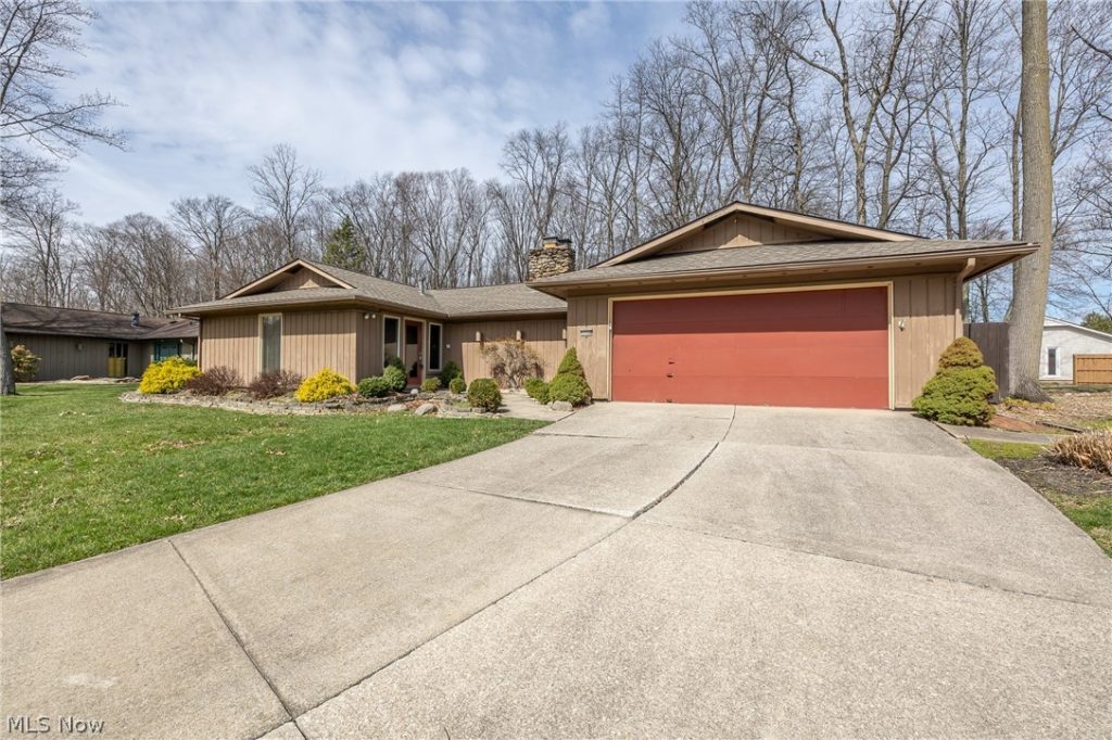 17338 Ridge Creek Road, Strongsville, OH