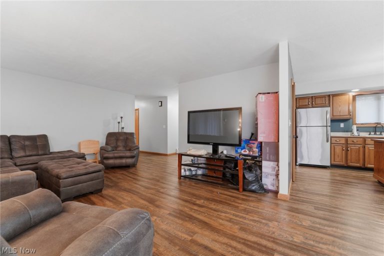736 Lake Erie Street, Conneaut, OH - Photo 5