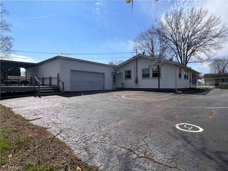 727 Circle Hill Road, North Canton, OH - Photo 6