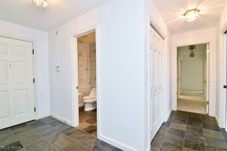 5200 Three Village Drive #LLC, Lyndhurst, OH - Photo 6