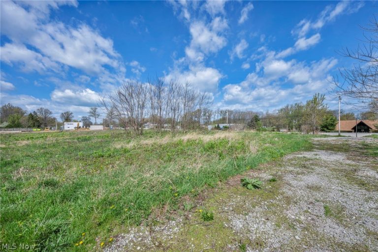 3355 Liberty Avenue, Vermilion, OH - Photo 8