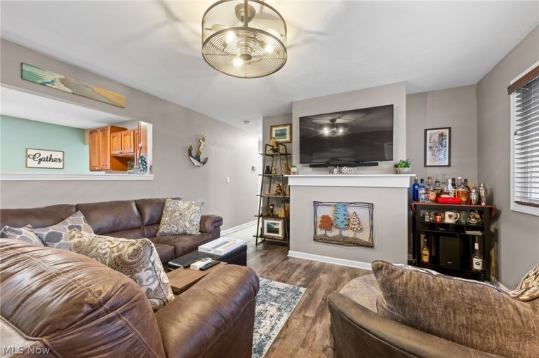 487 Bridle Lane, Berea, OH - Photo 4