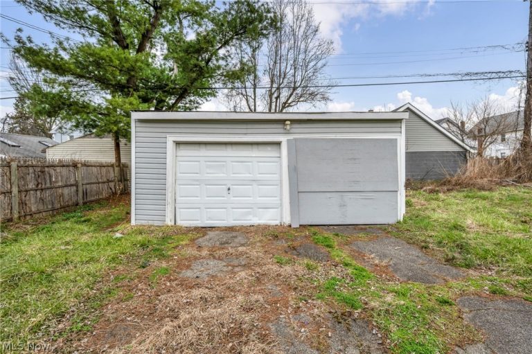 7909 Goodman Avenue, Cleveland, OH - Photo 5