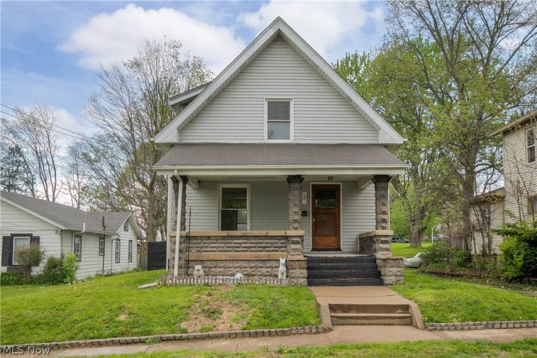 2 Ohio Avenue, Massillon, OH, 44646