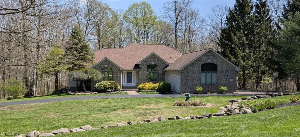 9855 Breckenridge Drive, Chardon, OH