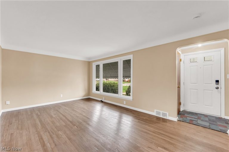 655 240th Street, Euclid, OH - Photo 3