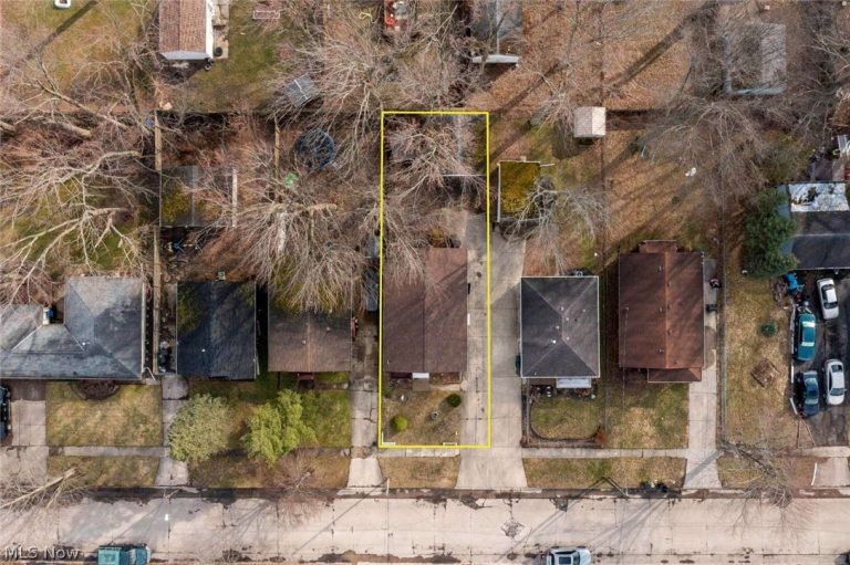 553 Delaware Avenue, Elyria, OH - Photo 6