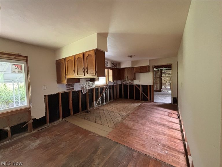 4672 Veterans Boulevard, New Cumberland, WV - Photo 5