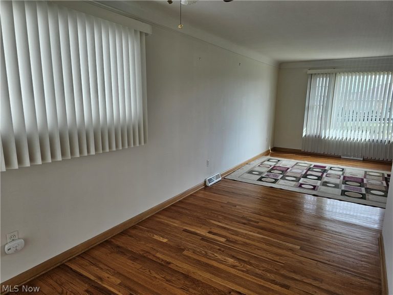 15413 Shirley Avenue, Maple Heights, OH - Photo 5