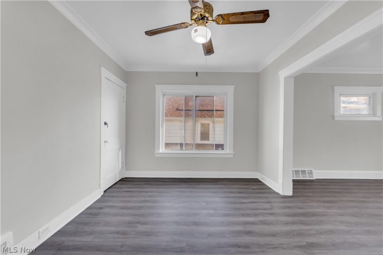 1221 168th Street #UP, Cleveland, OH - Photo 6