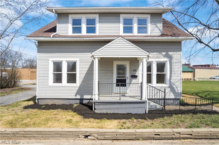 42 Ohio Street, Navarre, OH - Photo 2