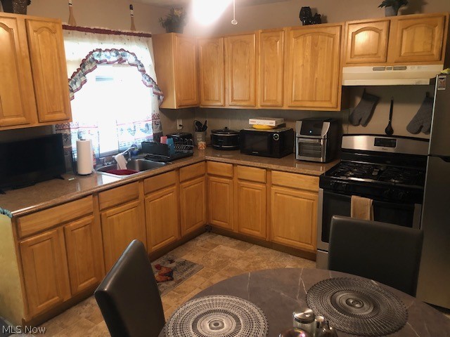 13104 Wainfleet Avenue, Cleveland, OH - Photo 2