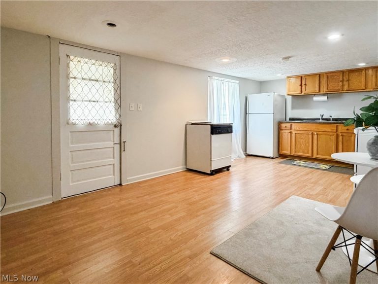 3504 Hemlock Avenue, Parkersburg, WV - Photo 2