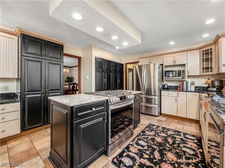 905 Center Court, Zanesville, OH - Photo 3