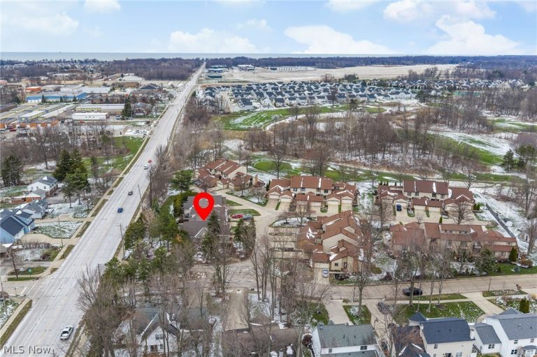 2401 Bunker Lane #A, Willoughby, OH - Photo 3