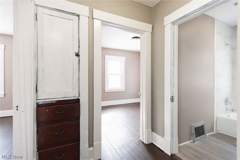 105 Manchester Avenue, Youngstown, OH - Photo 6