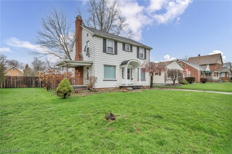 300 Russell Avenue, Niles, OH - Photo 2