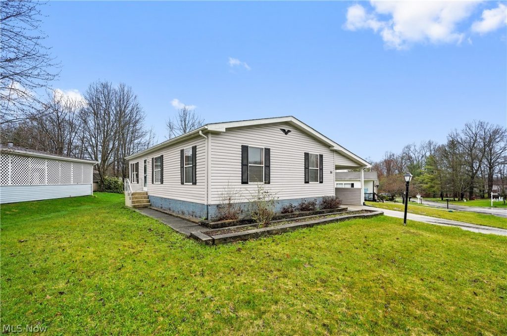 30 Cardinal Drive, Hiram, OH
